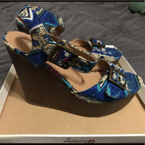 Platform Block Sandals 8M - Picture 2 of 4